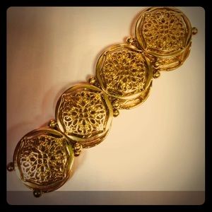 Gold-toned stretchy bracelet